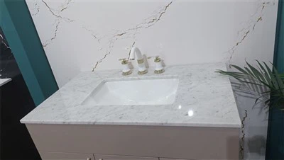 Bagno Con Piano Bianco