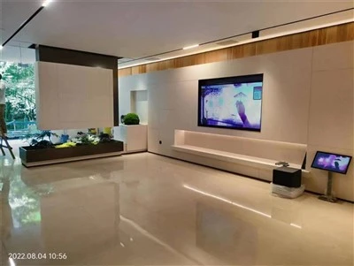Rivestimento interno in pietra calcarea