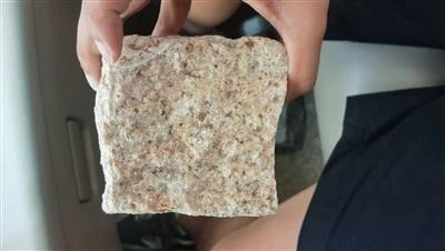 Ciottoli di cubi di granito per la promozione del vialetto